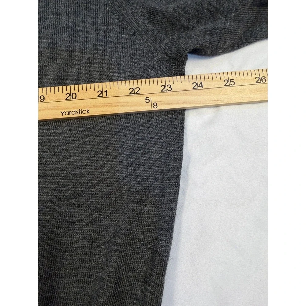 Peter Millar Mens Charcoal Gray 100% Merino Wool‎ V-Neck Sweater Size L Logo